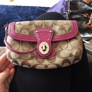 Coach wristlet wallet